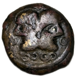 Suessions (région de Soissons), bronze à la tête janiforme